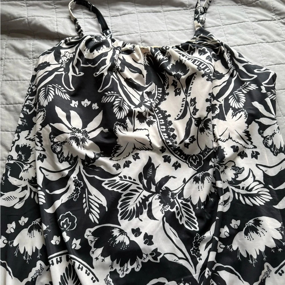 Lane Bryant Black and Tan Floral Swim Top - 28 - Picture 2 of 9